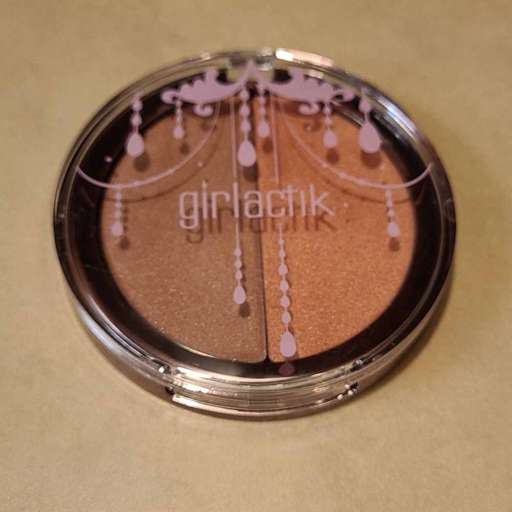 Bronzer and blush combo